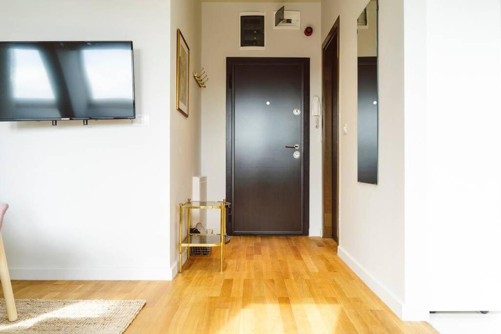 Vivando - Sunny F + Parking Apartament Bucureşti