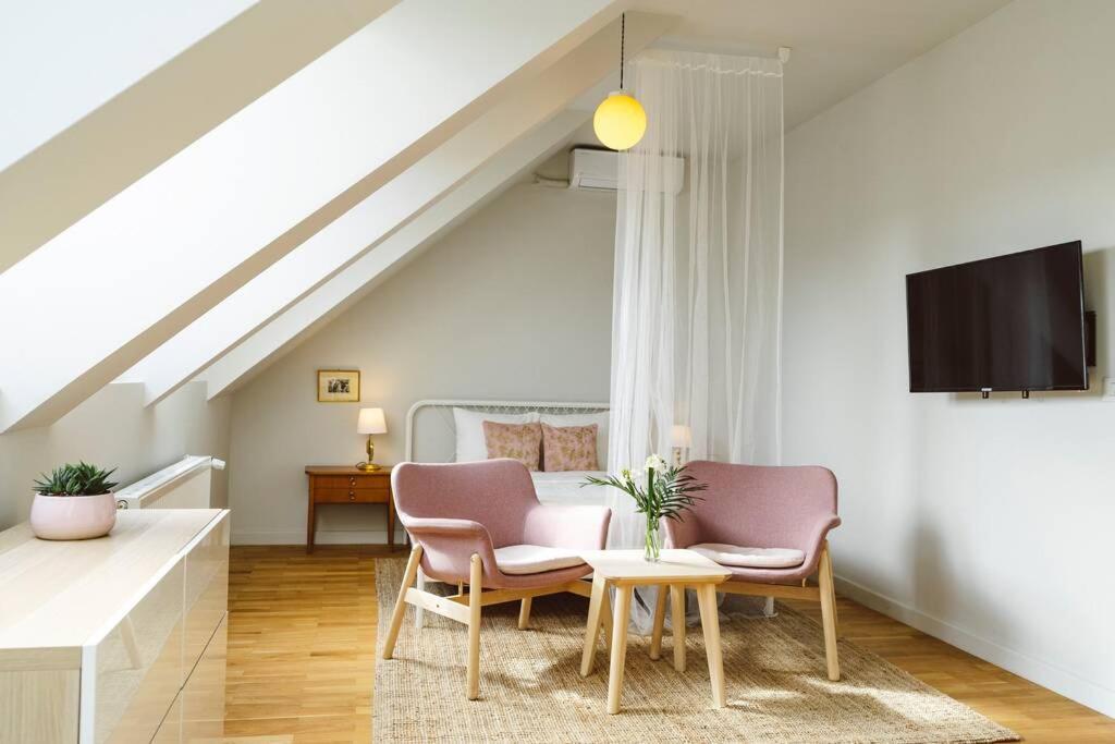 Vivando - Sunny F + Parking Apartament Bucureşti